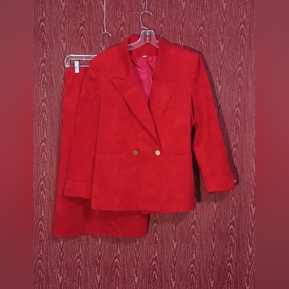 ULTRA SUEDE 2 Piece Red Sz 10 Long Sleeve Collared Pockets Button Skirt Women's